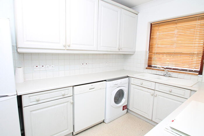 2 Bedroom Apartment To Rent In Park Hill Rise, Croydon, CR0