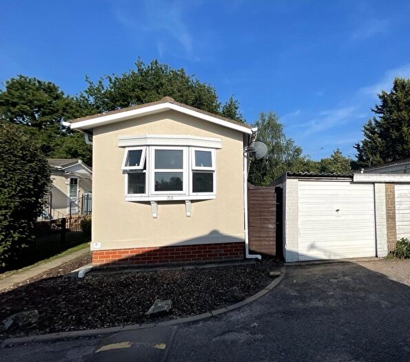 2 Bedroom House To Rent In Mereoak Park, Three Mile Cross, Reading, RG7