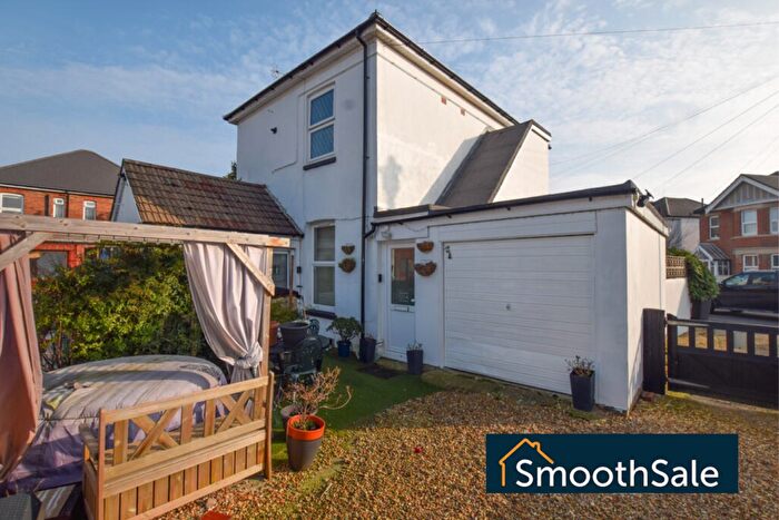 2 Bedroom Flat For Sale In Bennett Road, Bournemouth, BH8