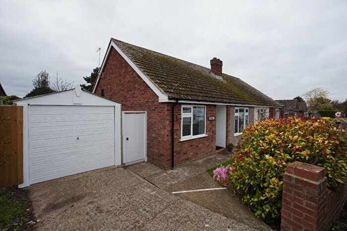 2 Bedroom Semi-Detached Bungalow For Sale In Greenhill Gardens, Minster, CT12