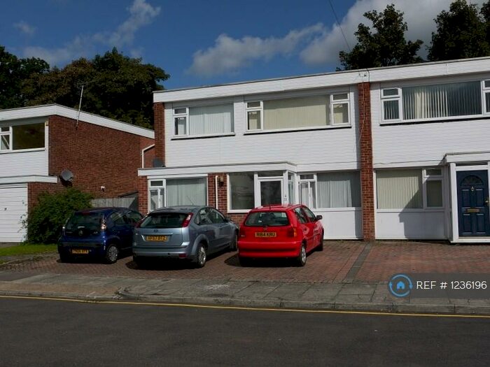 4 Bedroom Semi-Detached House To Rent In Cowdrey Place, Canterbury, CT1