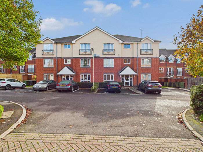 2 Bedroom Flat For Sale In Angelica Way, Whiteley, PO15