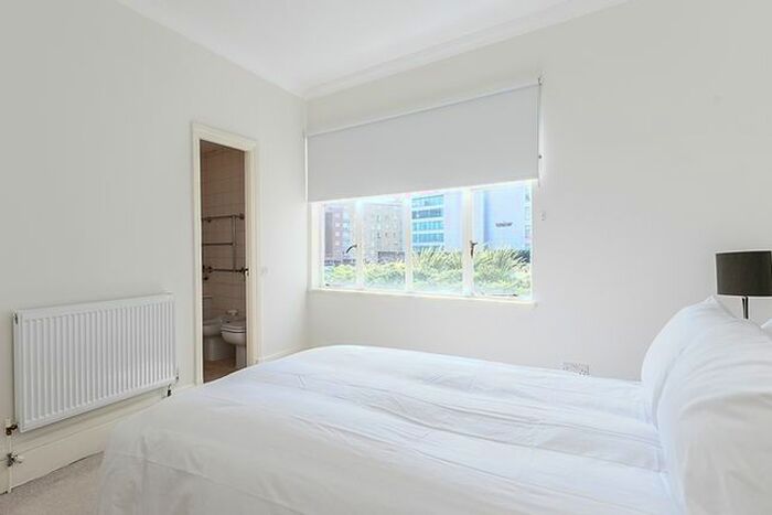 5 Bedroom Flat To Rent In St James Wood, London, Uk, NW8