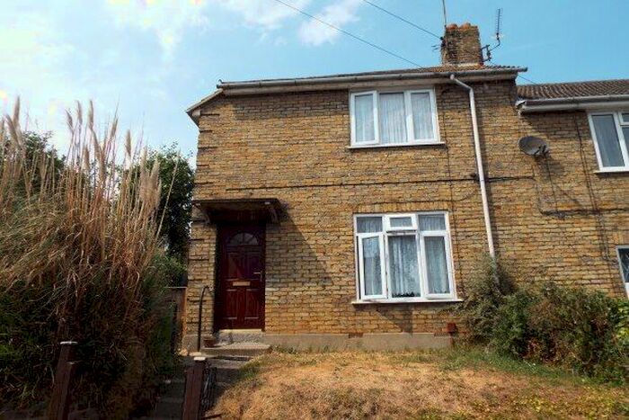 3 Bedroom Terraced House To Rent In Slatin Road, Rochester, ME2