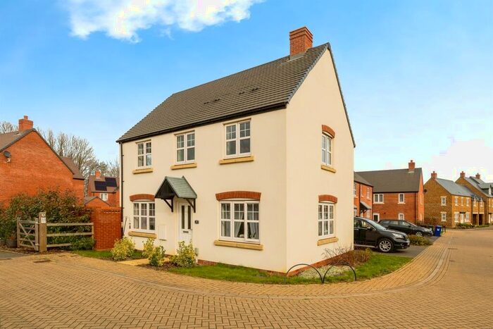 3 Bedroom Detached House For Sale In Bismore Road, Banbury, OX16