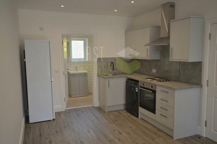 Studio To Rent In Brentwood Road, Leicester, LE2