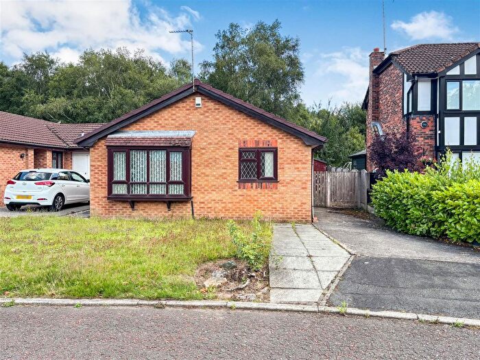 3 Bedroom Detached Bungalow For Sale In Inglewood Close, Birchwood, WA3