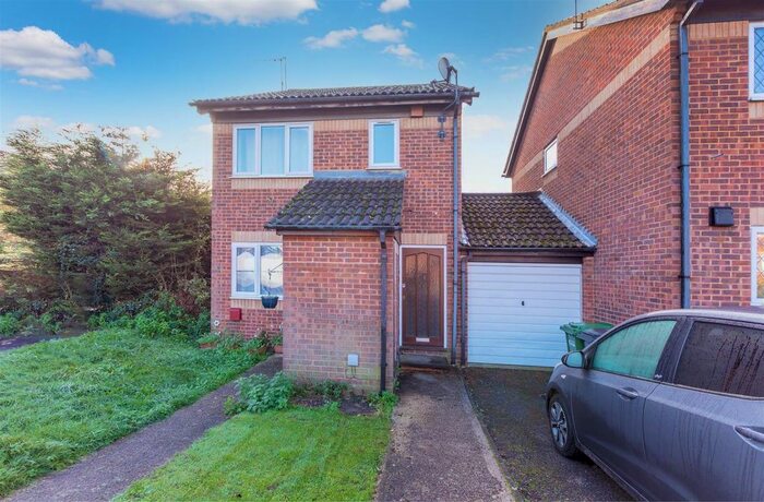 1 Bedroom Maisonette For Sale In Hardy Close, Cippenham, SL1