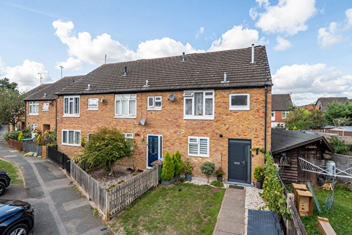 3 Bedroom Detached House For Sale In Serrin Way, Horsham, RH12