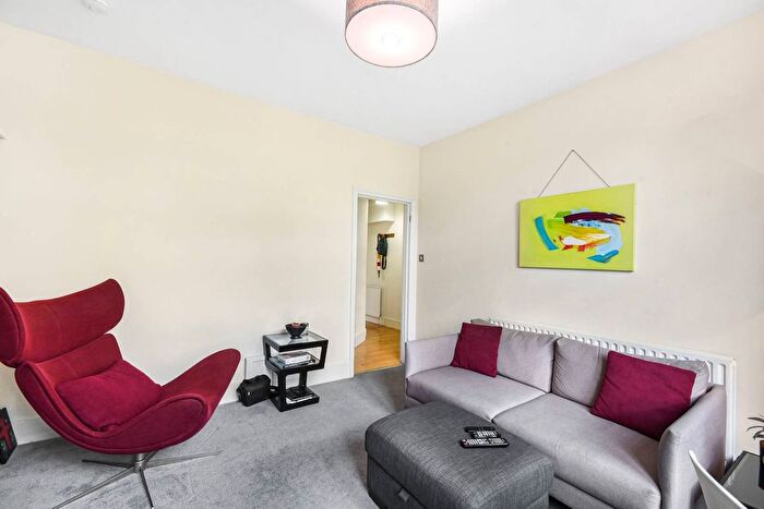 1 Bedroom Flat To Rent In Amelia Street, Elephant And Castle, London, SE17