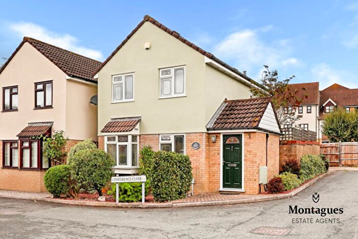 3 Bedroom House For Sale In Conference Close, North Chingford, E4