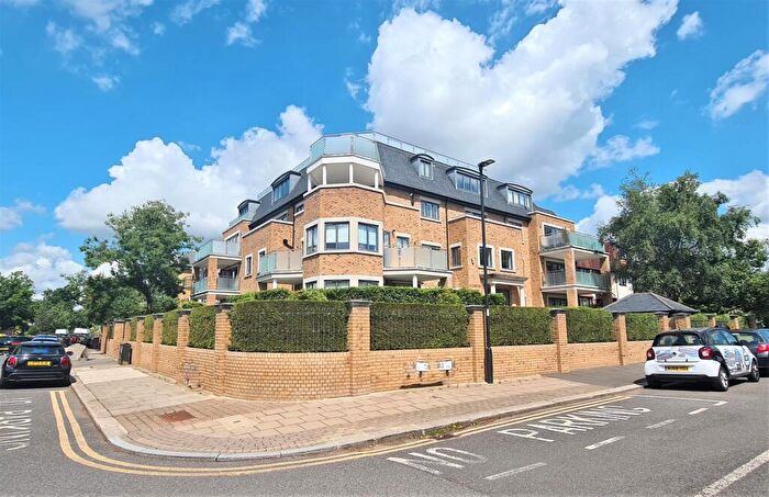 2 Bedroom Flat For Sale In Elysium Court, Waverley Road, Enfield, EN2