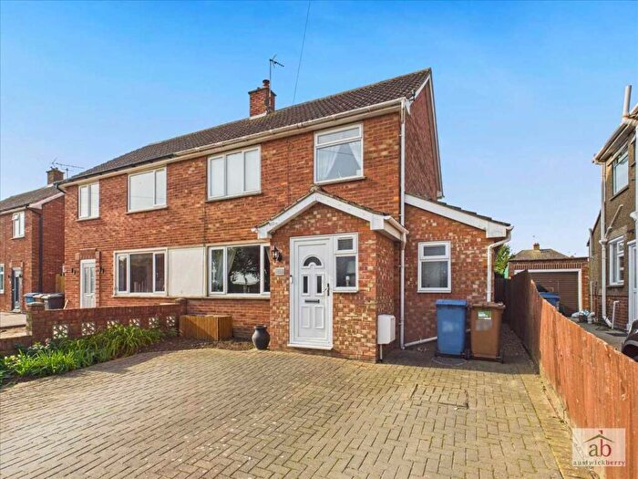 3 Bedroom Semi-Detached House For Sale In Humber Doucy Lane, Ipswich, IP4