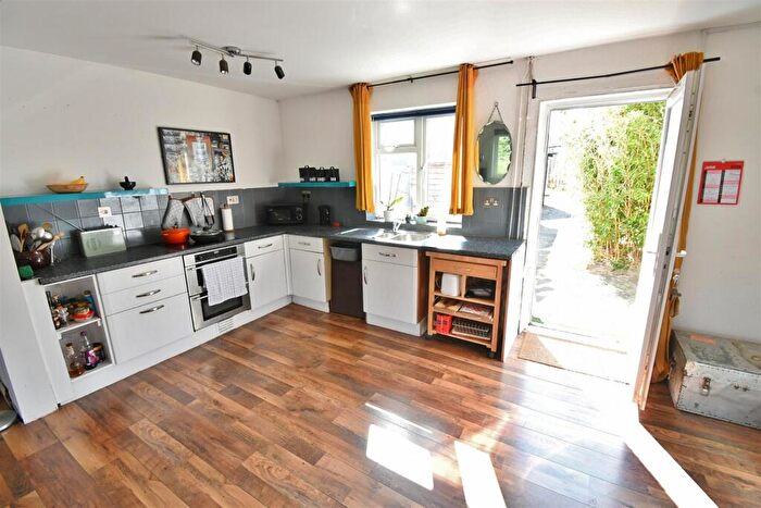 3 Bedroom End Of Terrace House For Sale In Fosse Way, Stretton On Dunsmore, Rugby, CV23