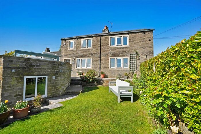 3 Bedroom Cottage For Sale In Sowood Green, Sowood, Halifax, HX4