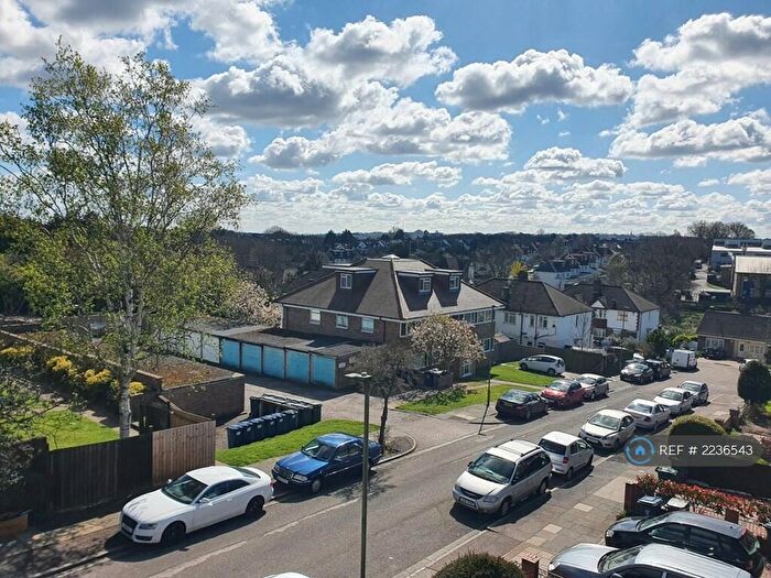 2 Bedroom Flat To Rent In Cardrew Court, London, N12