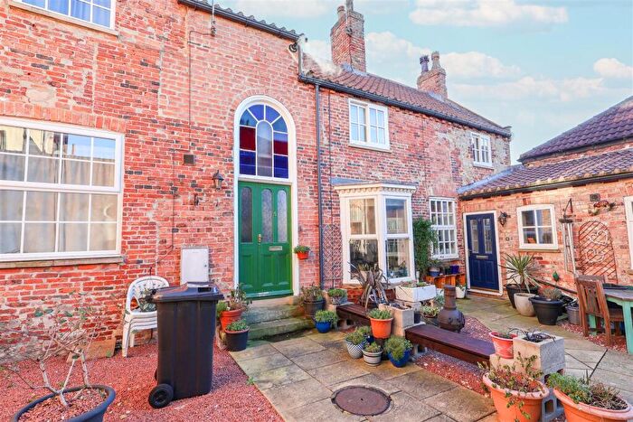 2 Bedroom Cottage For Sale In Jacksons Court, Westgate, Ripon, HG4