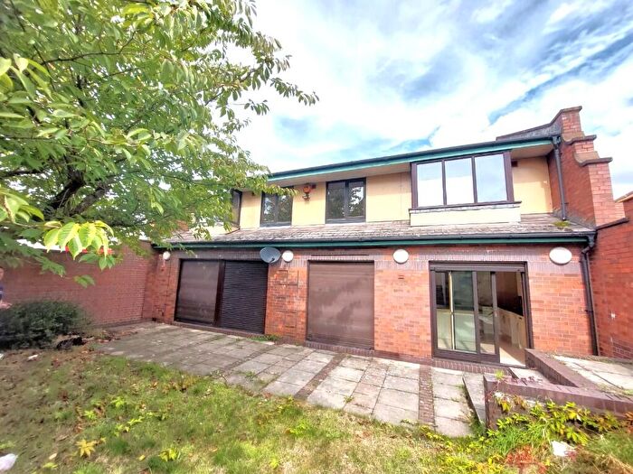 7 Bedroom Detached House To Rent In Ladypool Road, Birmingham, B12