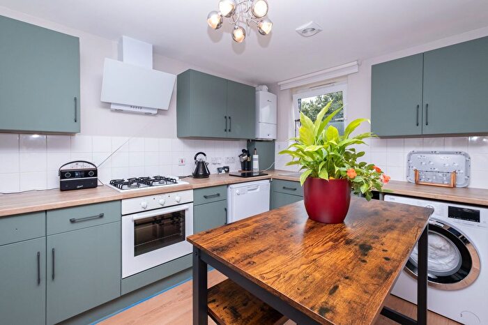 2 Bedroom Flat For Sale In Walden Court, Canterbury, CT2