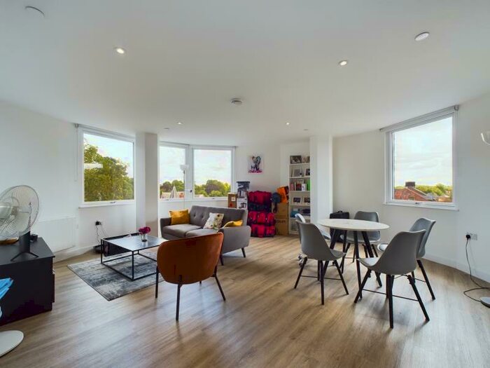 2 Bedroom Apartment To Rent In Clifton House, Broadway, Peterborough, PE1