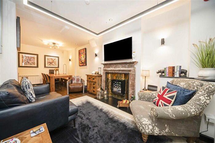 2 Bedroom Terraced House For Sale In Motley Avenue, Shoreditch, EC2A