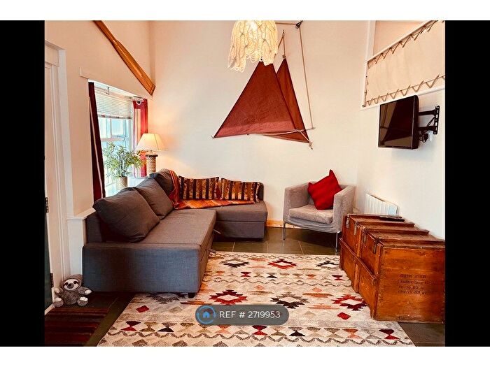 Studio To Rent In Broadstone, Dartmouth, TQ6