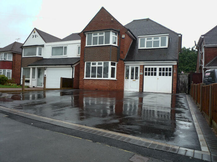3 Bedroom Detached House To Rent In Eachelhurst Road, Sutton Coldfield, B76