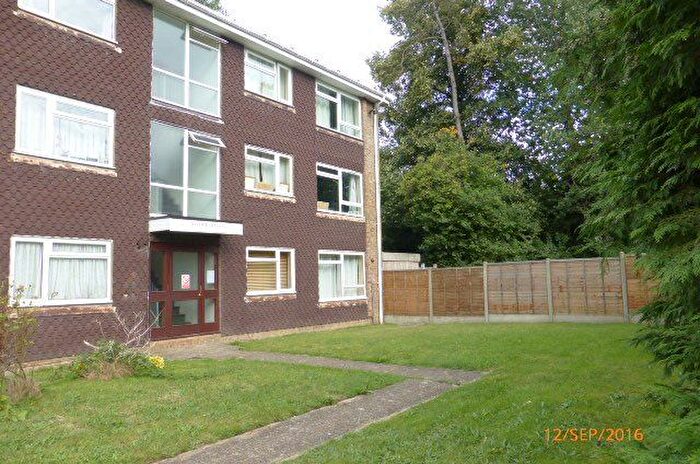 2 Bedroom Flat To Rent In Sarel Way, Horley, RH6