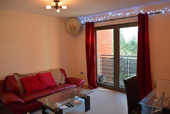 2 Bedroom Flat To Rent In Bournbrook Court, B5