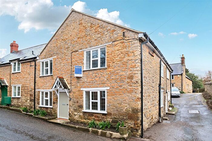 2 Bedroom End Of Terrace House For Sale In North Street, Beaminster, DT8