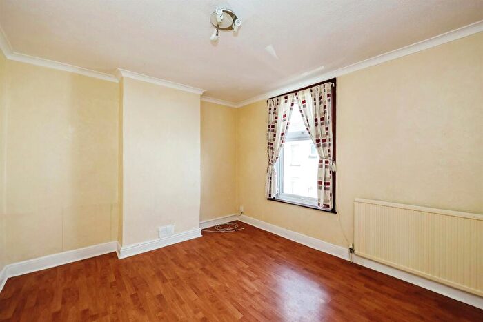 3 Bedroom Terraced House For Sale In Adames Road, Portsmouth, PO1