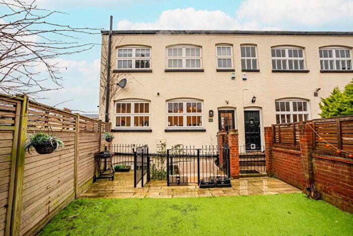2 Bedroom Terraced House For Sale In Victoria Street, St. Albans, Hertfordshire, AL1