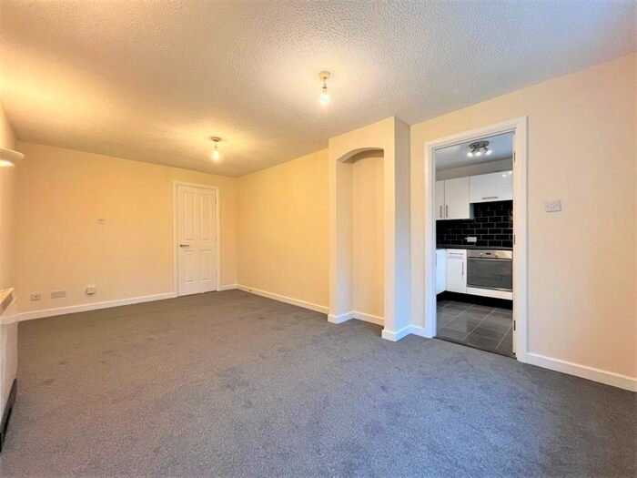 2 Bedroom Apartment To Rent In Manchester, M14
