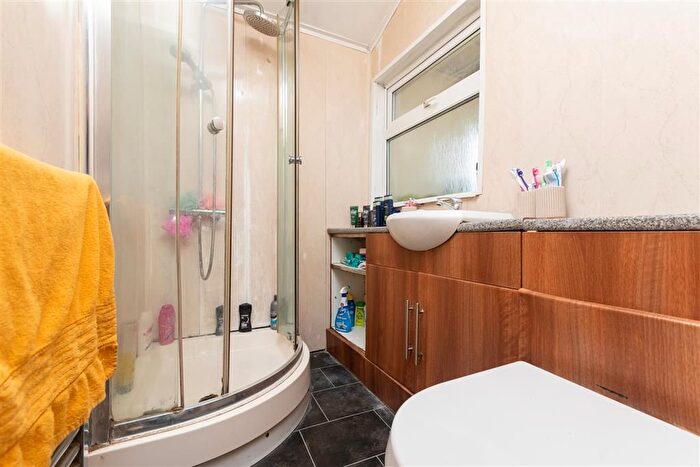 3 Bedroom Terraced House For Sale In Beresford Road, Gillingham, Kent, ME7