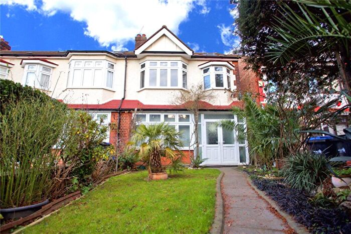 5 Bedroom Terraced House To Rent In Hedge Lane, London, N13