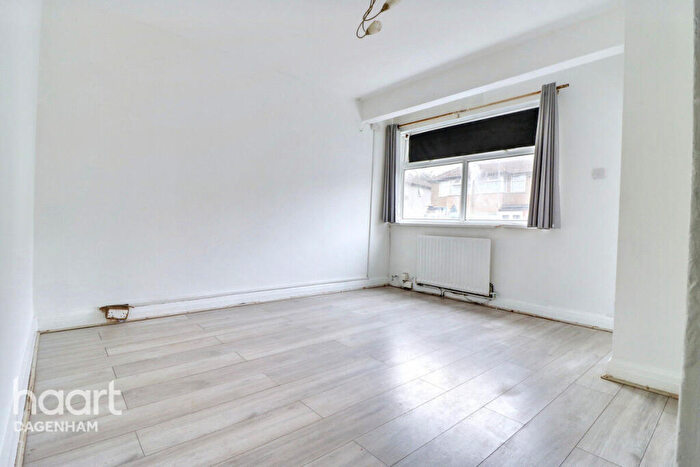 3 Bedroom Terraced House For Sale In Third Avenue, Dagenham, RM10