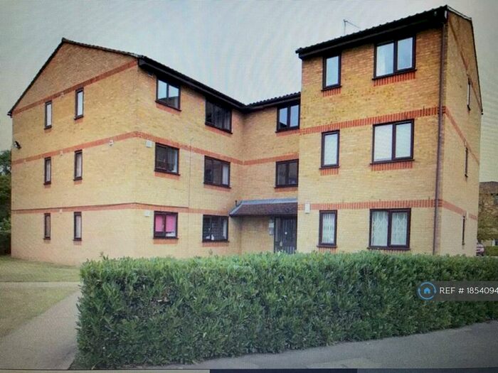 1 Bedroom Flat To Rent In Lowestoft Drive, Slough, SL1
