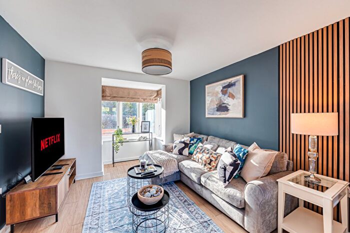 3 Bedroom Flat To Rent In Milton Keynes, MK10