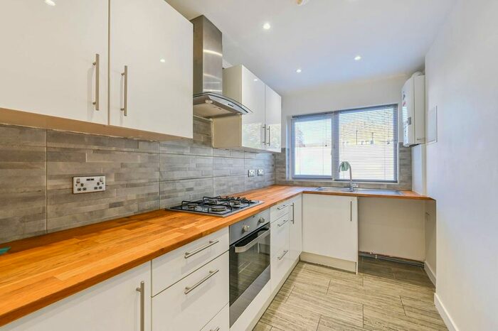 2 Bedroom Maisonette To Rent In Tenterden Road, London, Bq, Tottenham, London, N17