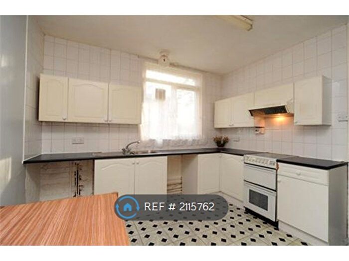 4 Bedroom Flat To Rent In Homerton High Street, London, E9
