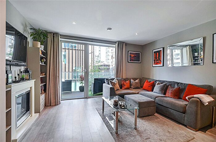 1 Bedroom Flat For Sale In Chandlers Avenue, Greenwich, London, SE10