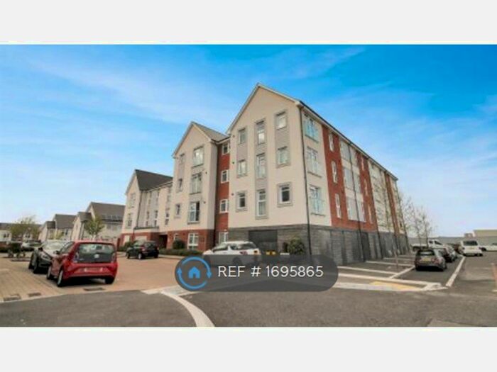 2 Bedroom Flat To Rent In Adams Close, Poole, BH15