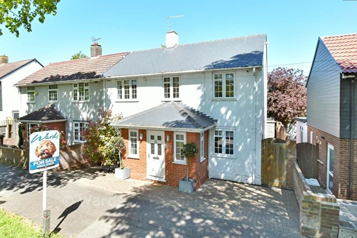 3 Bedroom Semi-Detached House For Sale In Beechings Way, Rainham, Gillingham, Kent, ME8