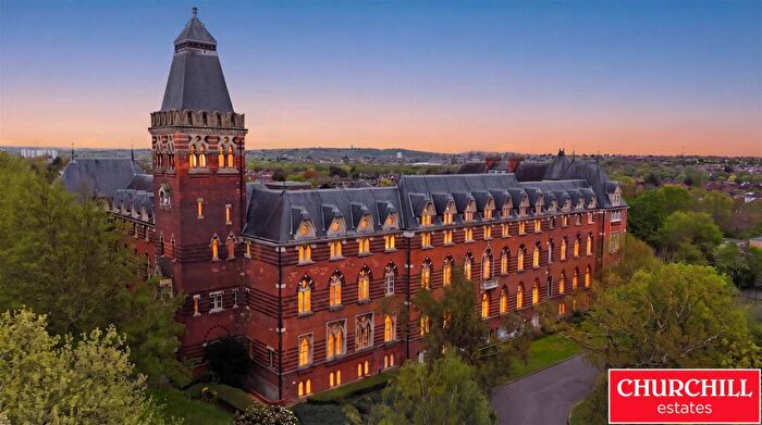 2 Bedroom Flat For Sale In Clock Court, Wanstead, E11