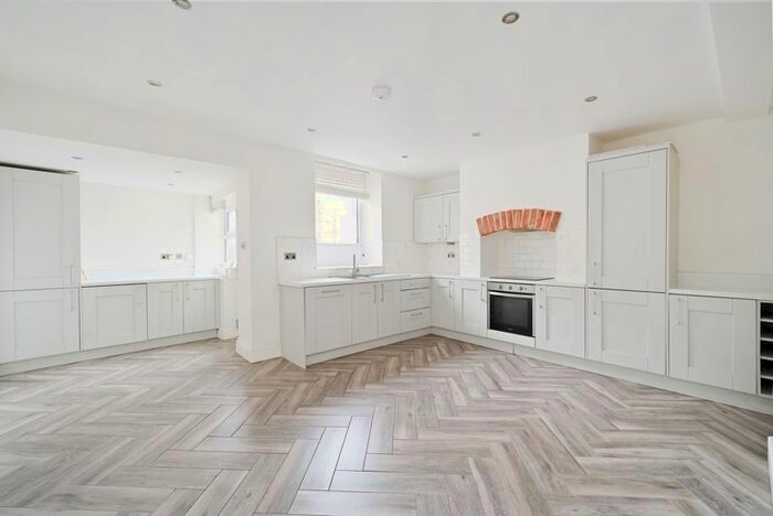 3 Bedroom Terraced House To Rent In Stannington Road, Sheffield, S6