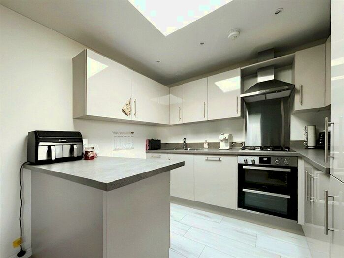 2 Bedroom Apartment To Rent In Lorica House Fleet, GU51