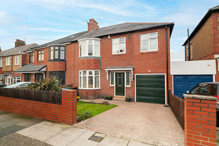 4 Bedroom Semi Detached House For Sale In Thorntree Drive, Denton Burn, Newcastle Upon Tyne, NE15