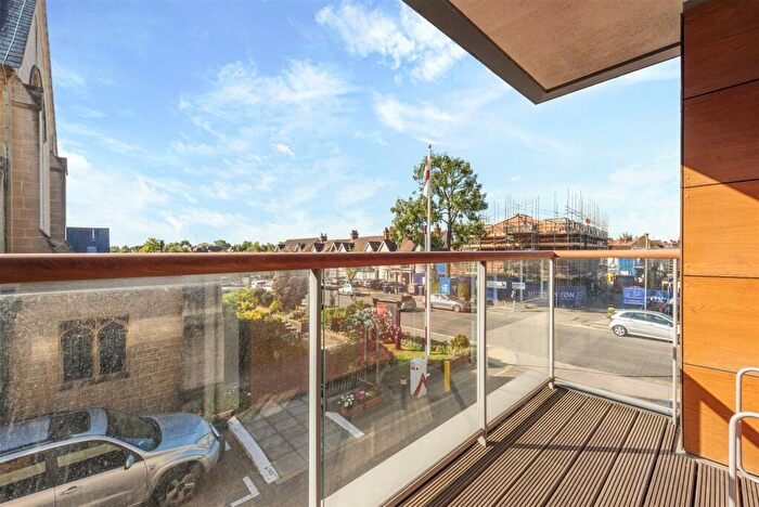 2 Bedroom Flat For Sale In Flower Lane, Mill Hill, London, NW7