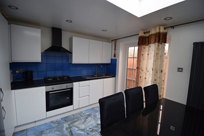 2 Bedroom Semi-Detached House To Rent In Beamway, Dagenham, RM10