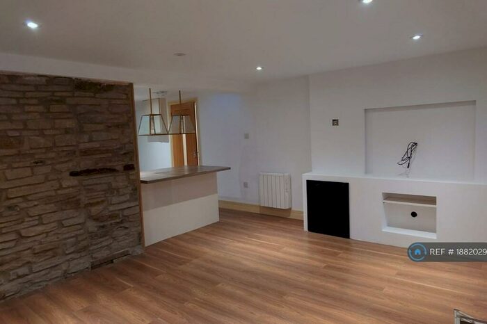2 Bedroom Flat To Rent In Dugdale Street, Burnley, BB11